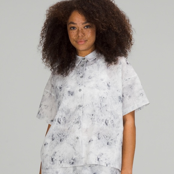 Lululemon Athletica Gray Button Down Shirt - Picture 1 of 12